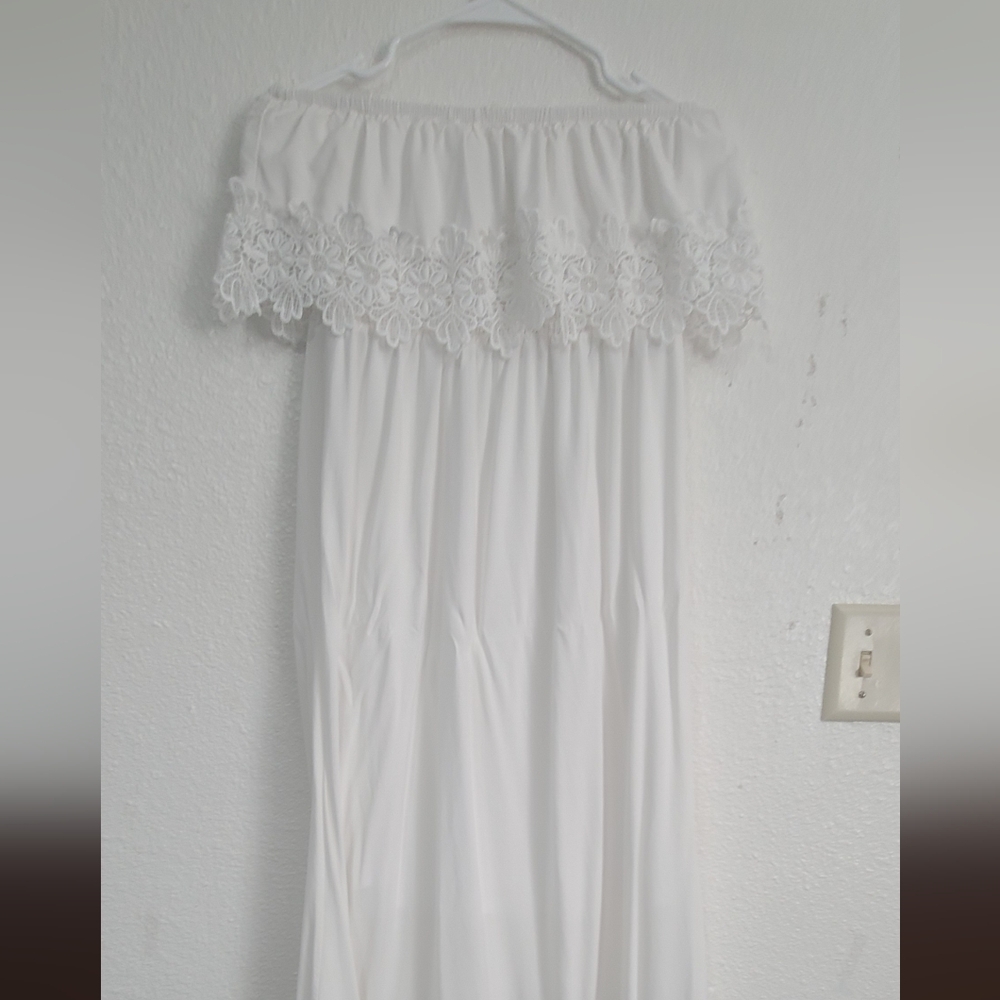 Solitaire White Lace Off-Shoulder Dress - Picture 10 of 11